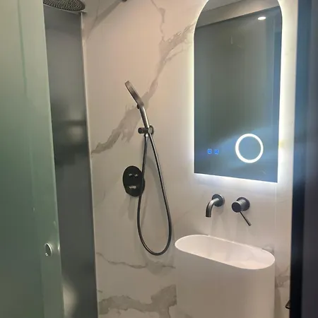 The Hyve Budget Hotel Rotterdam-2